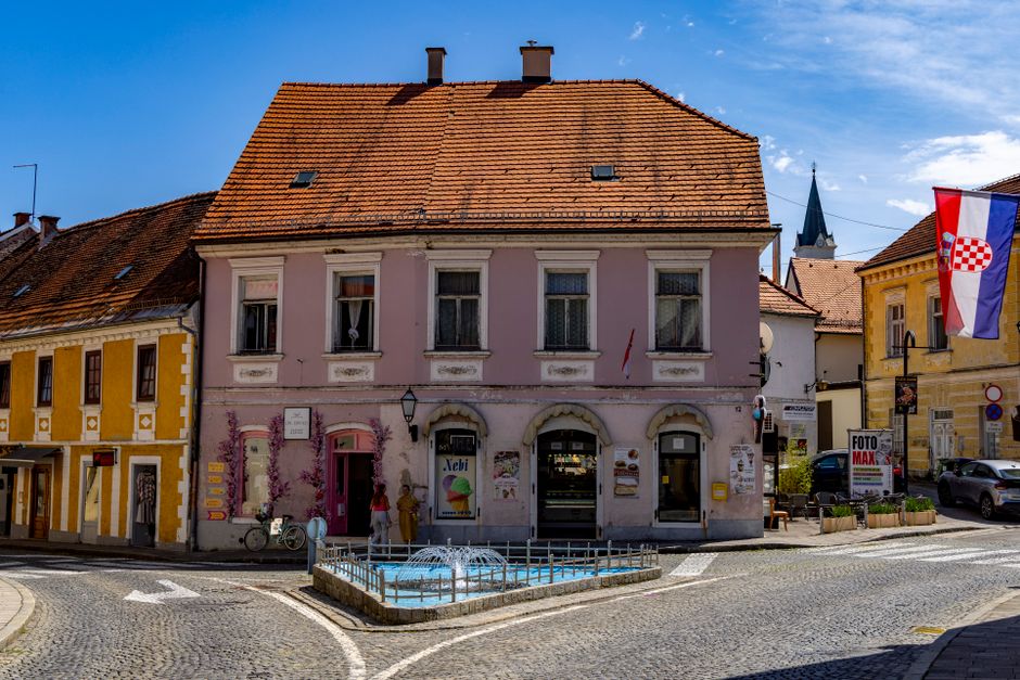Malý obchod z Jižních Čech, který sám chodí k vodě.